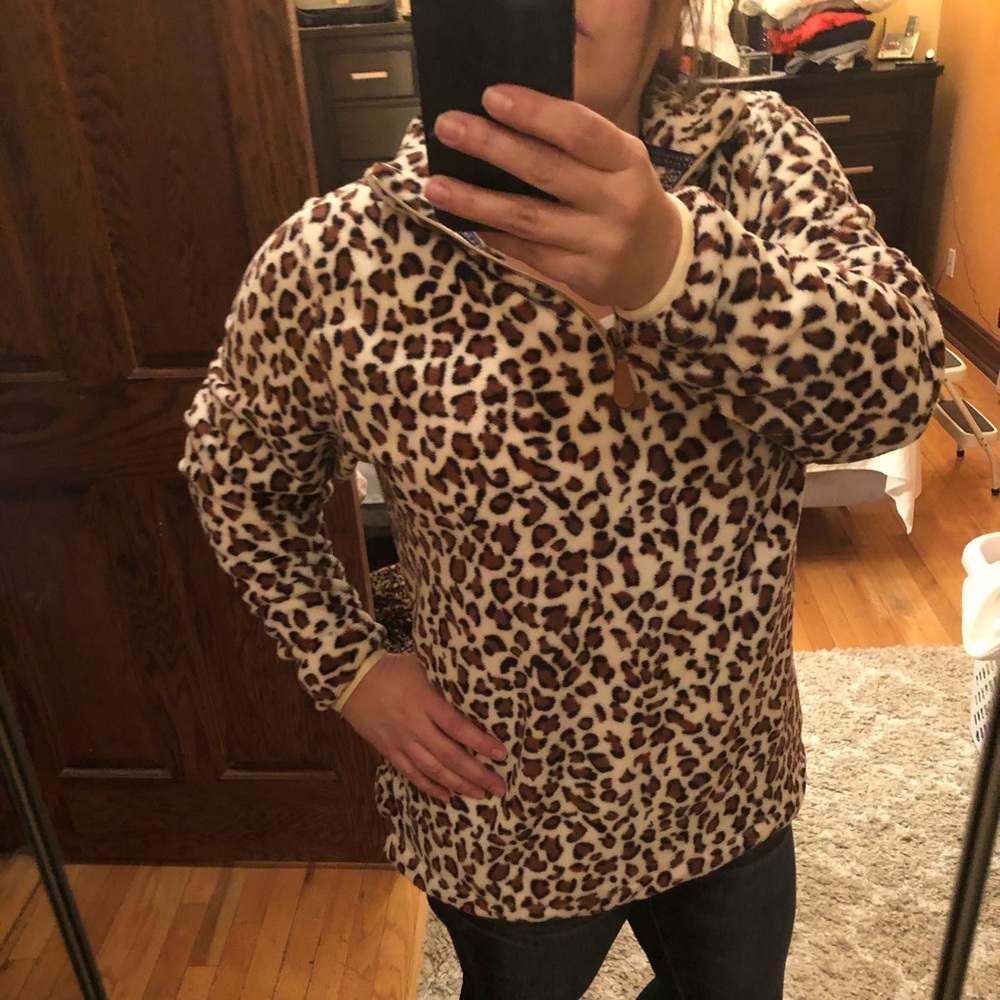Faux Fur leopard 1/4 zip Sweater size Large